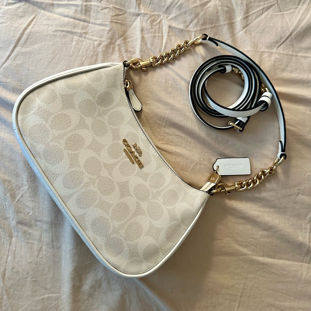 COACH SHOULDER BAG WITH STRAP